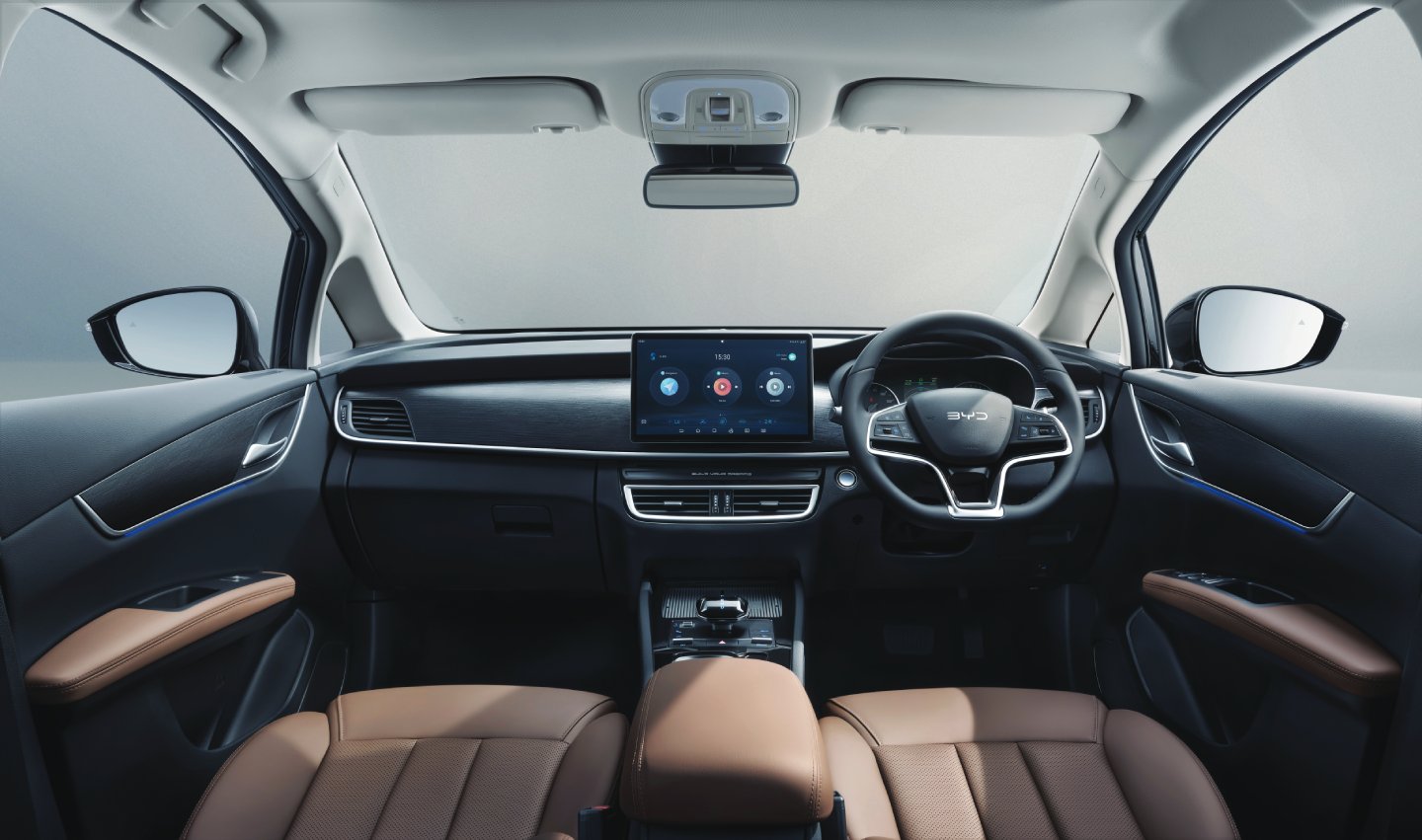 Kokpit Cerdas BYD M6